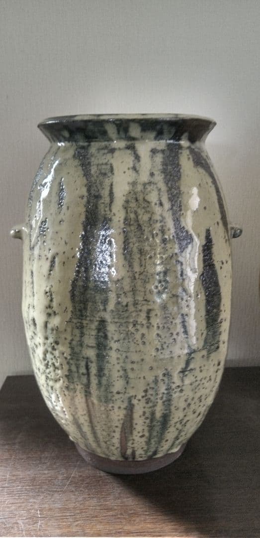 手作り陶器製花瓶 灰緑とクリーム