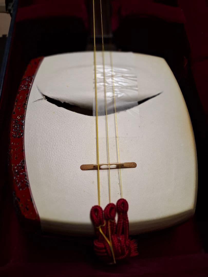 く*ら様 津軽三味線本体 3弦 赤い模様