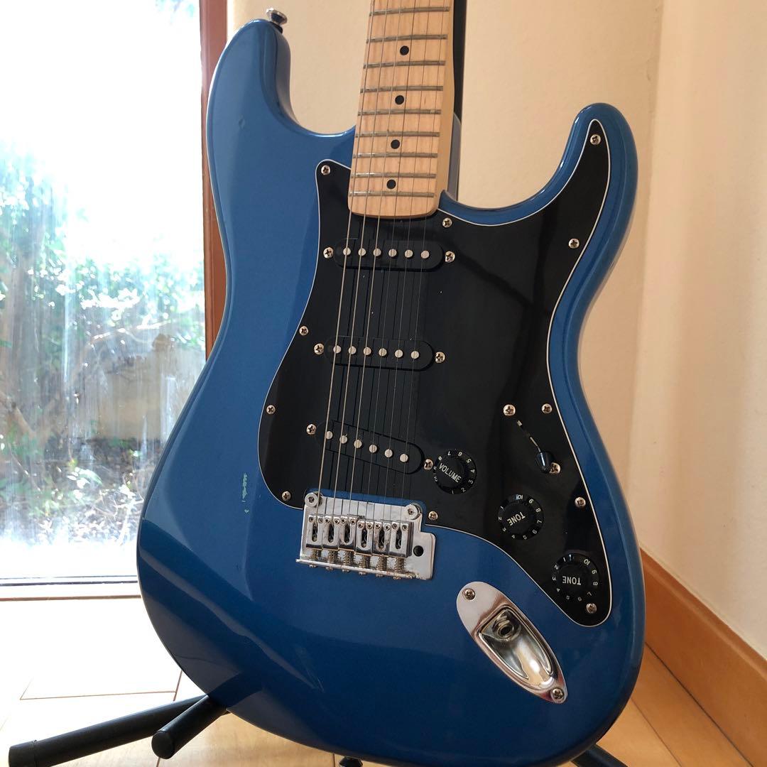 Squier by Fender Stratocaster メタリックブルー