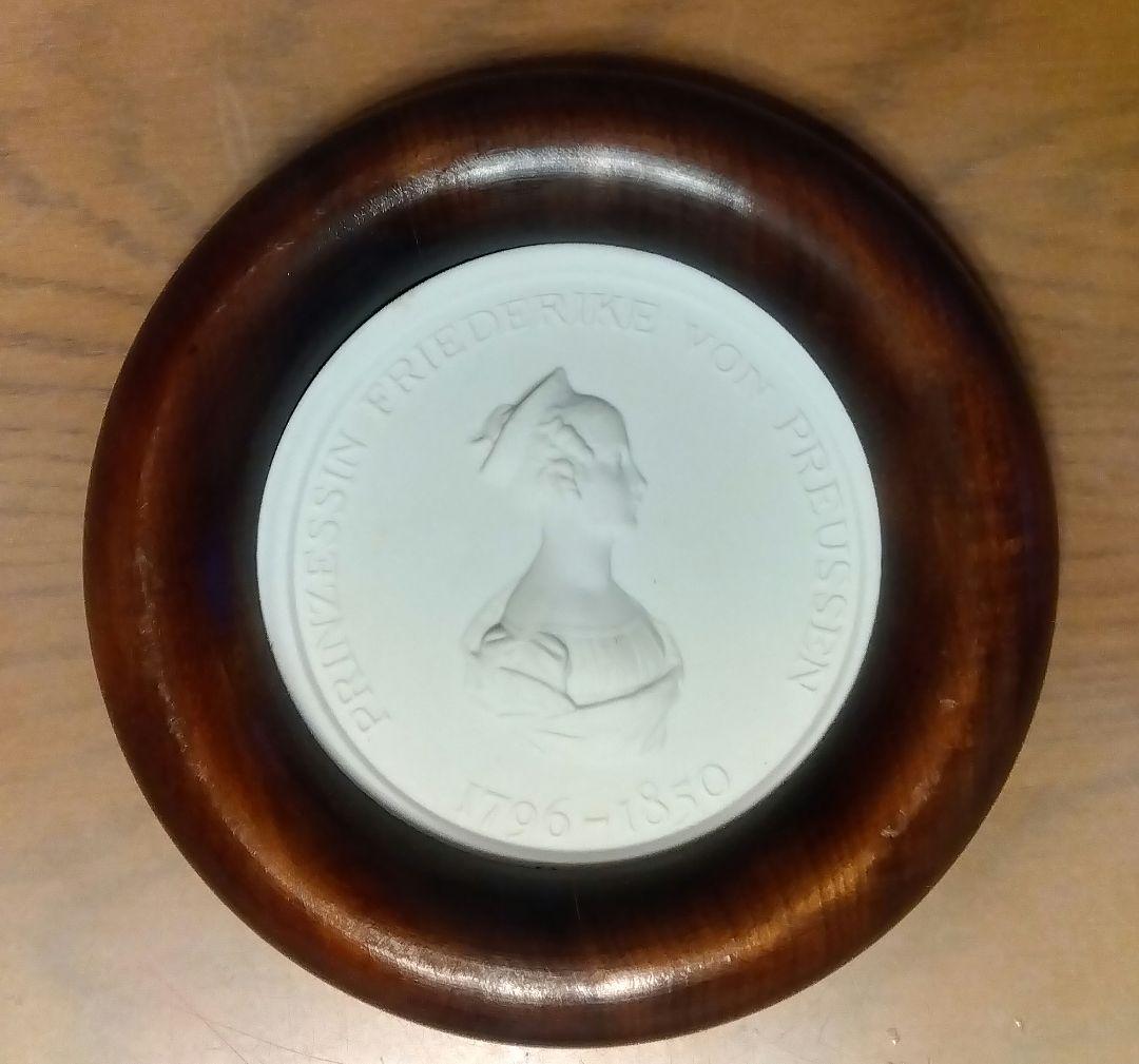 マイセン白磁 プリンセス・フリーデリケ肖像 額付き陶板