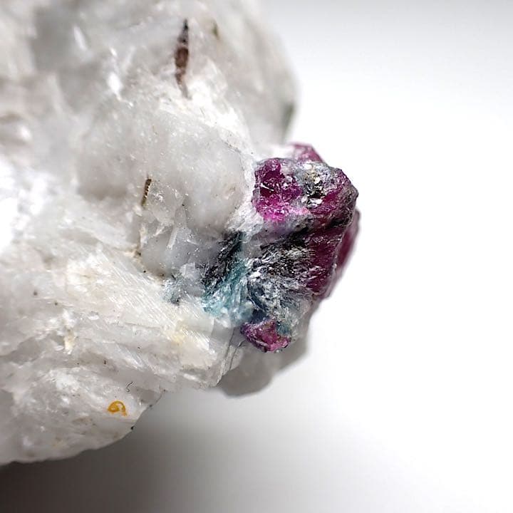 【パキスタン産】ルビー原石