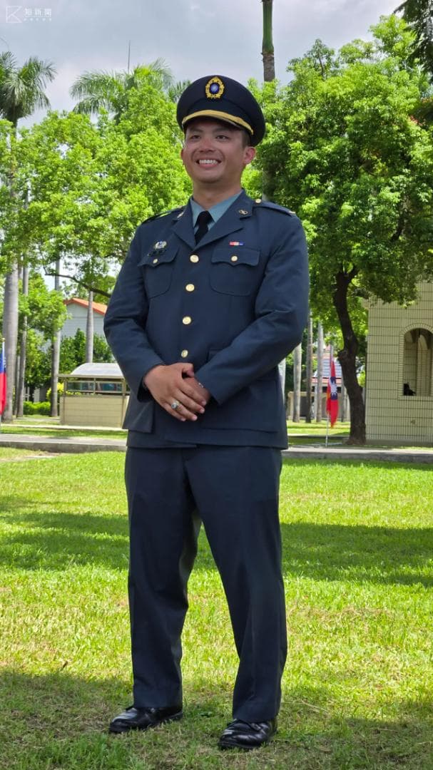 (実物)台湾陸軍官品常装冬服一式　帽子、階級章、ベルト(中華民国 軍常服)