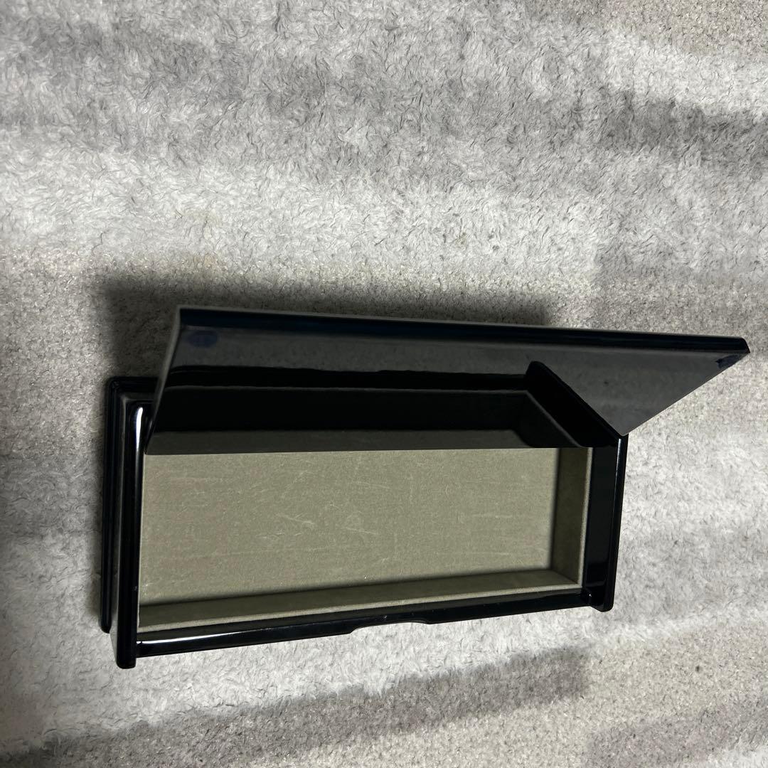 漆器の花模様の箱