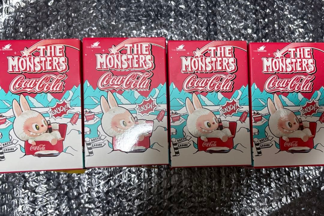 シークレット入り‼️フィギュア4点セット、コカ・コーラ ラブブ　フィギュア