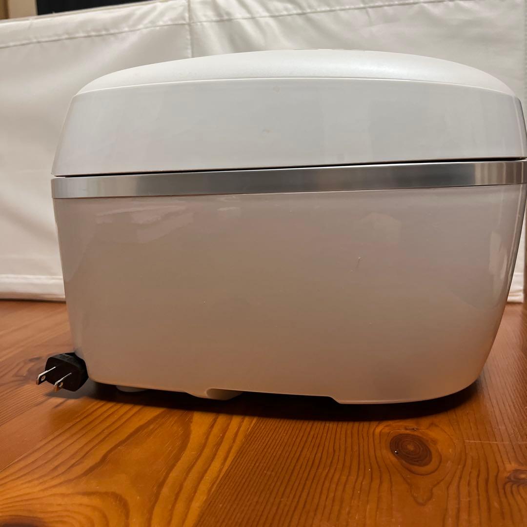 25年製　TIGER 圧力IH炊飯器 JPI-S10N W 5.5合用　ホワイト
