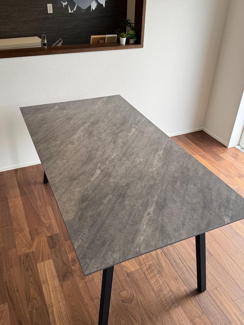 モデル展示 未使用品ダイニングテーブル横幅160cm ストーン柄 CHERRY