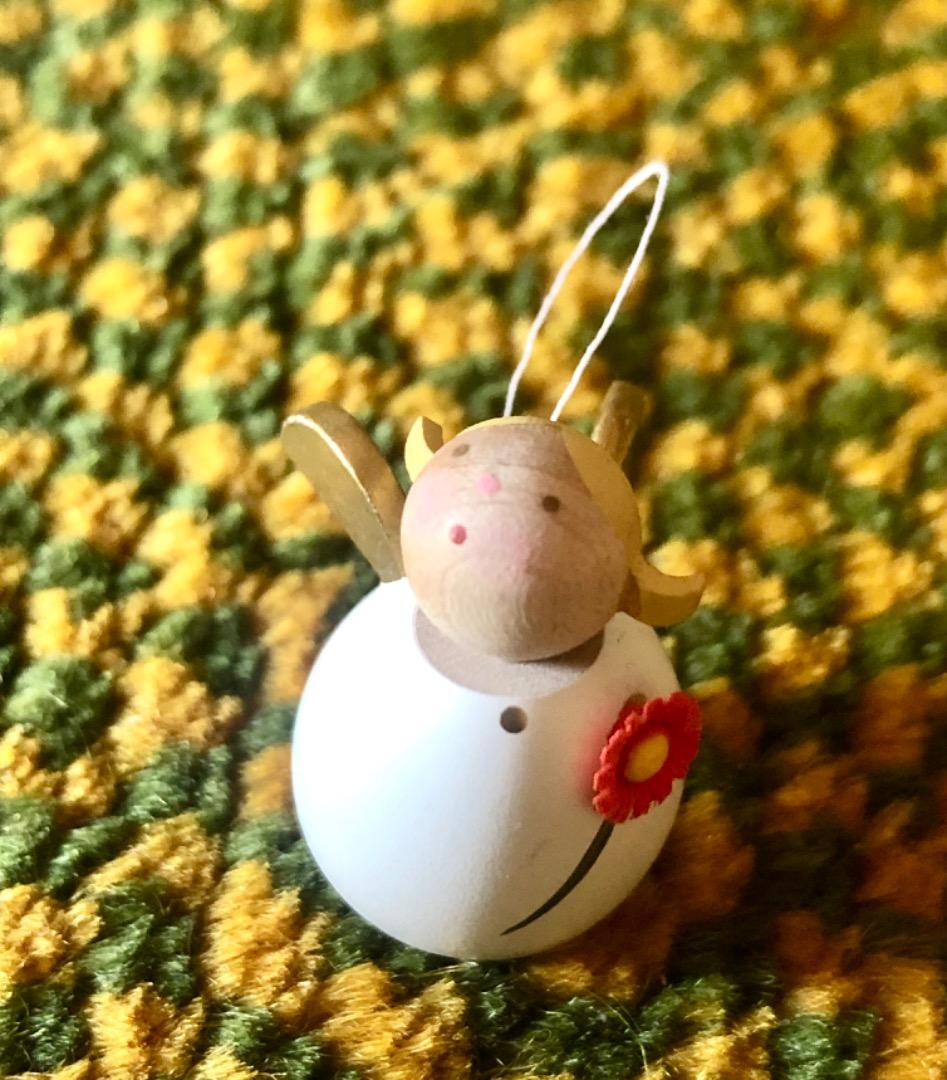 ギュンターライヒェル　旧天使オーナメント　ガーベラを運ぶ子