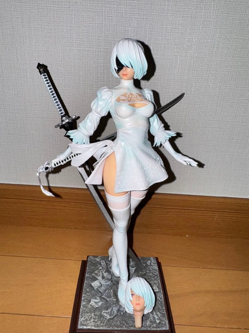 ニーアオートマタ 2B フィギュア 黒と白 2個セット