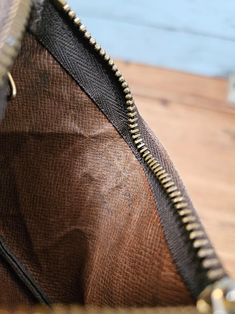 LOUIS VUITTON ルイヴィトン ポシェット クレ ケース