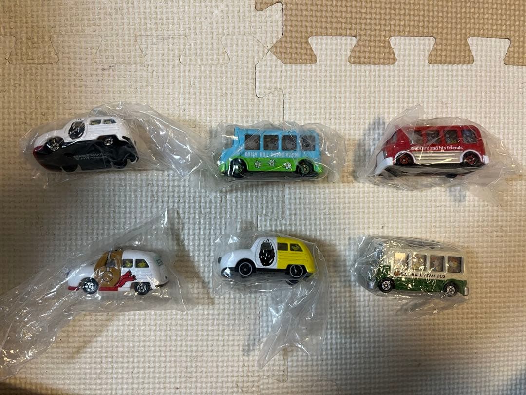 スヌーピー日本上陸50周年記念　ドリームトミカコレクション　コンプリート6台