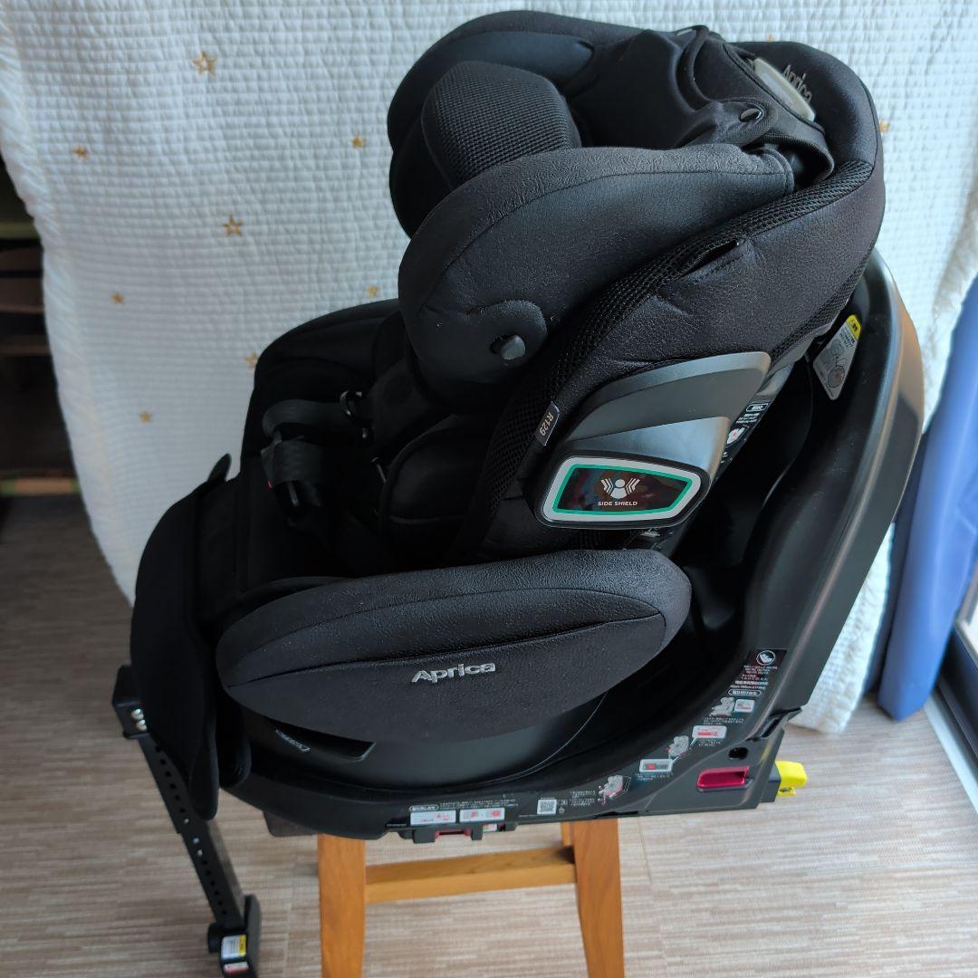 ApricaフラディアグロウISOFIXセーフティプラスロイヤルチャイルドシート
