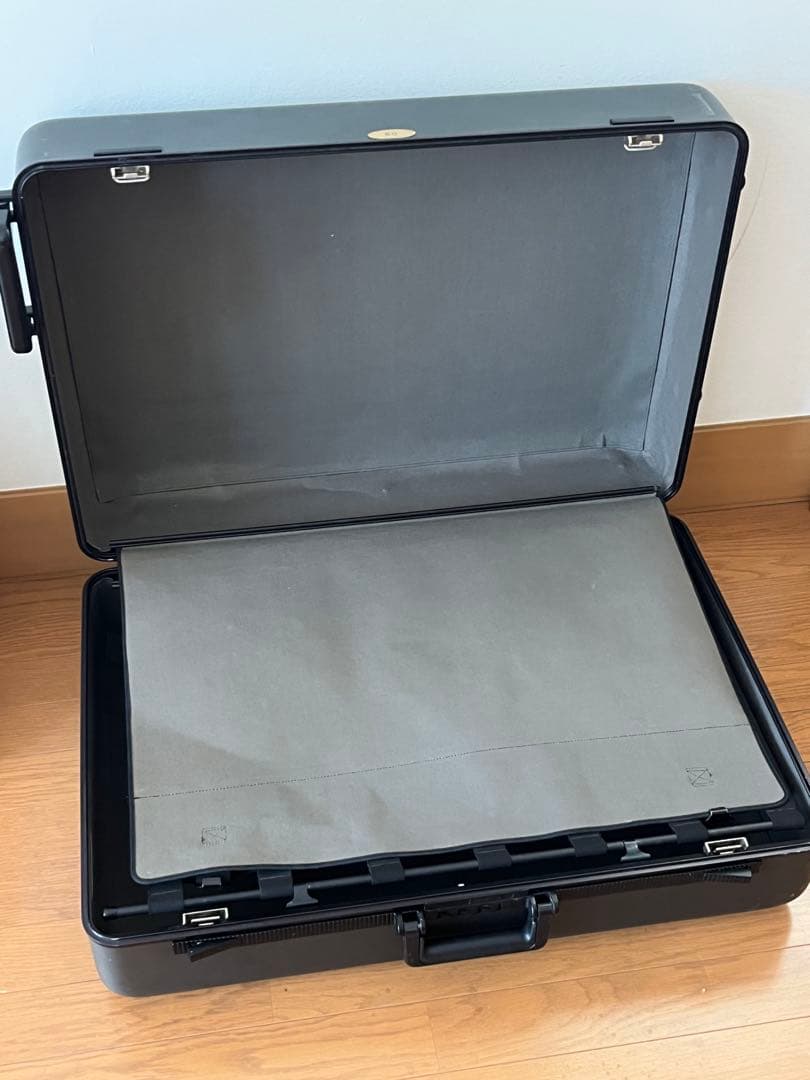 ゼロハリバートン　アルミスーツケース