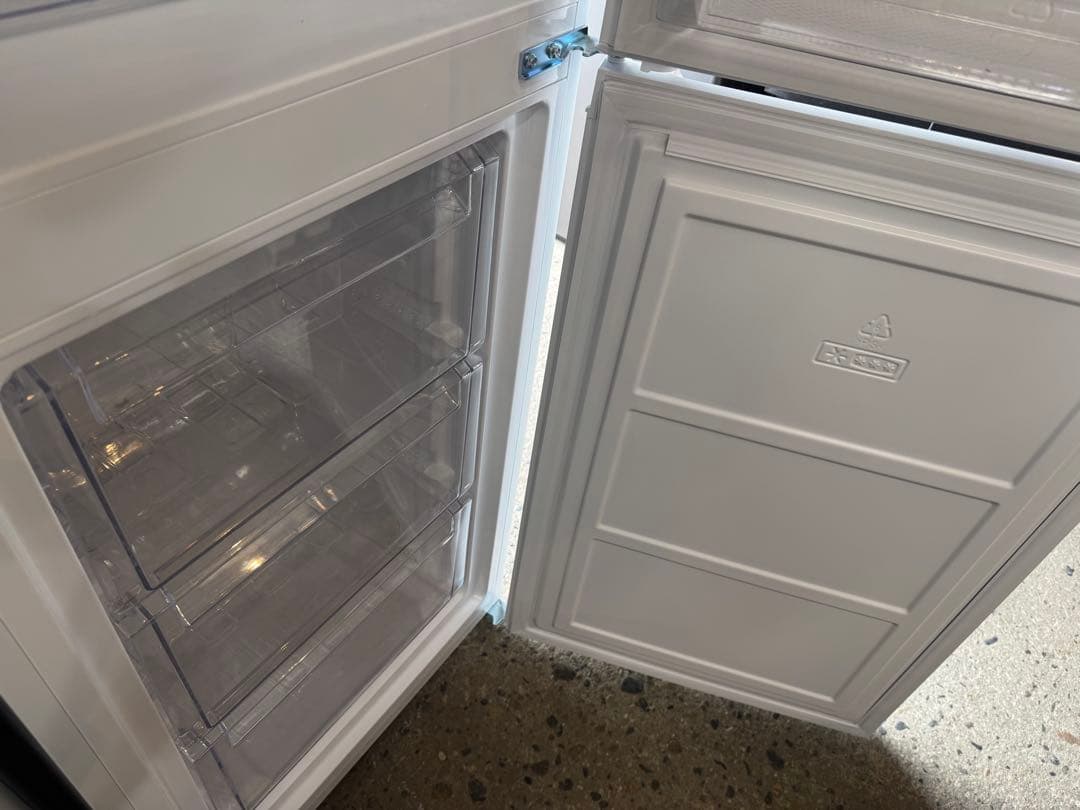 は*む様 シャープ ノンフロン冷蔵庫 SJ-BD23M-W 230L