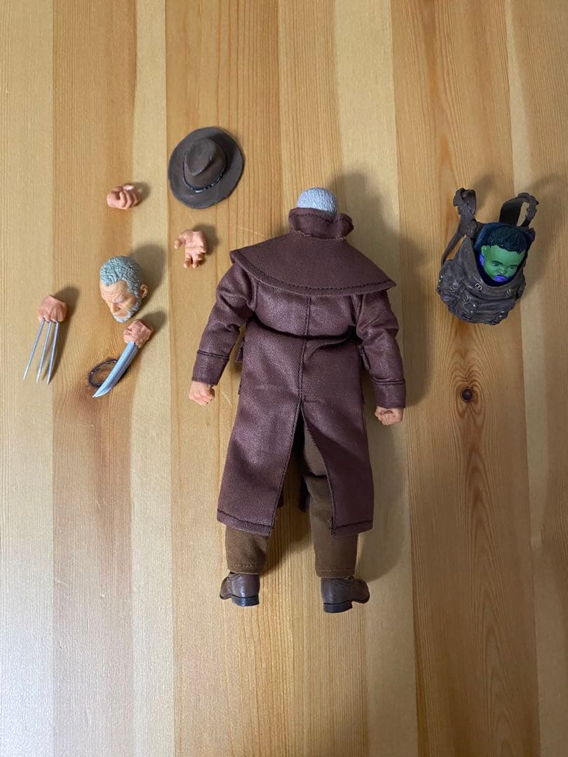 mezco メズコ ローガン necaカスタム アクションフィギュア