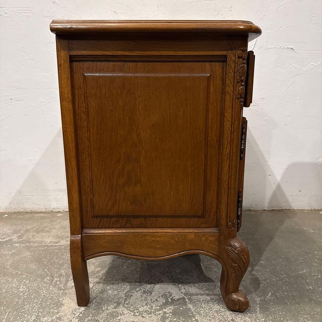 年末年始saleヴィンテージ　木製サイドテーブル　引き出し／扉収納付き　2