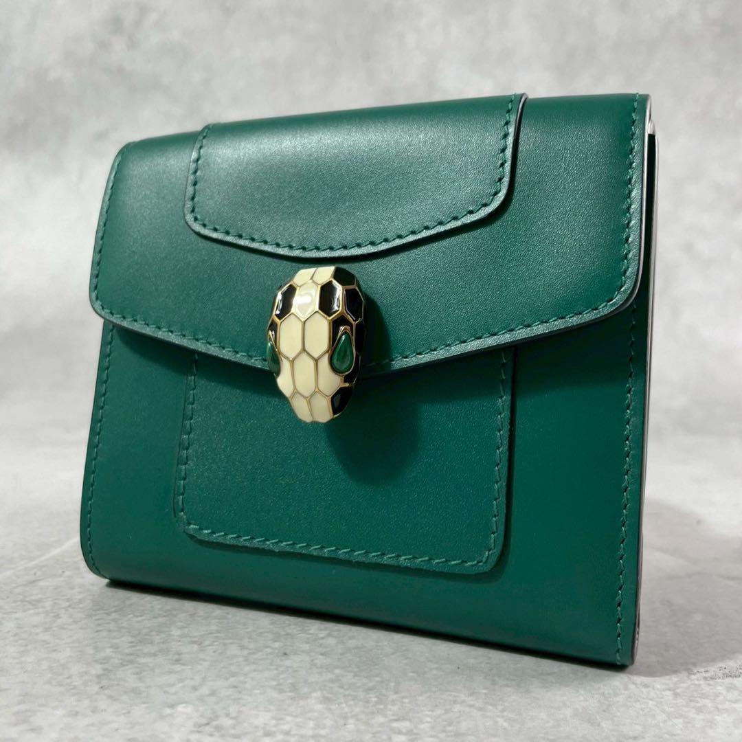 【未使用級】ブルガリ 三つ折り 財布 セルペンティ ロゴ レザー 本革 グリーン