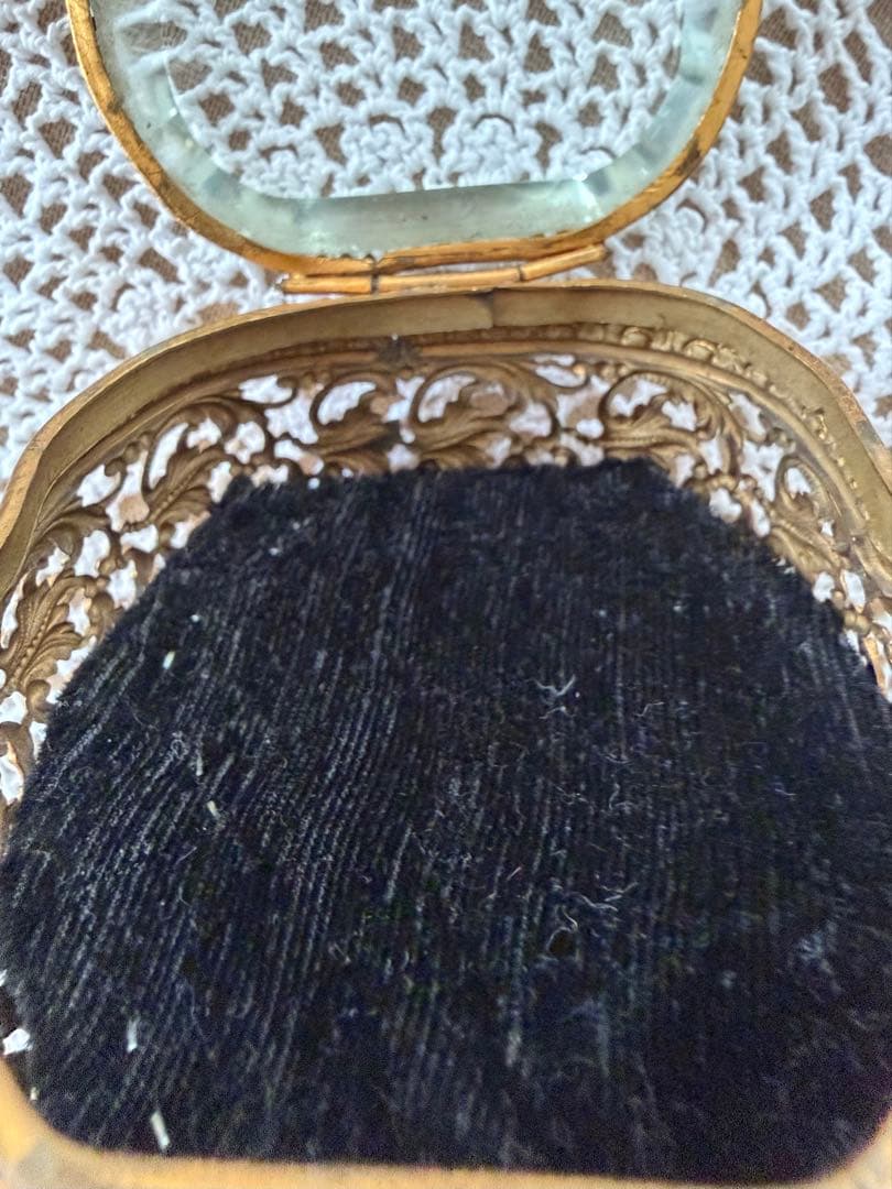 ヨーロッパ製 アンティーク ジュエリーボックス 真鍮×ガラス 脚付き 小物入れ