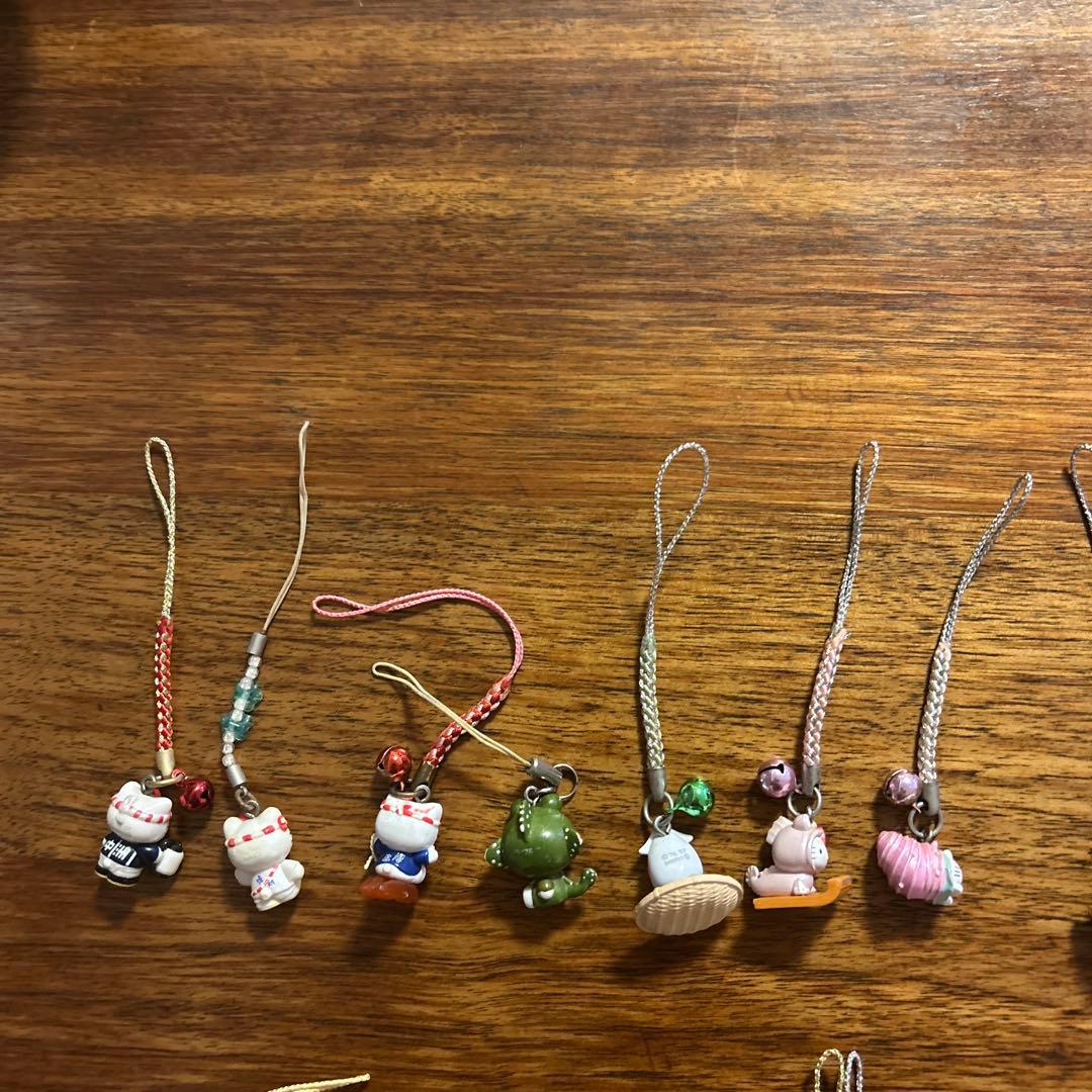 ご当地限定ハローキティ根付けストラップ 30個＋1個（九州沖縄）