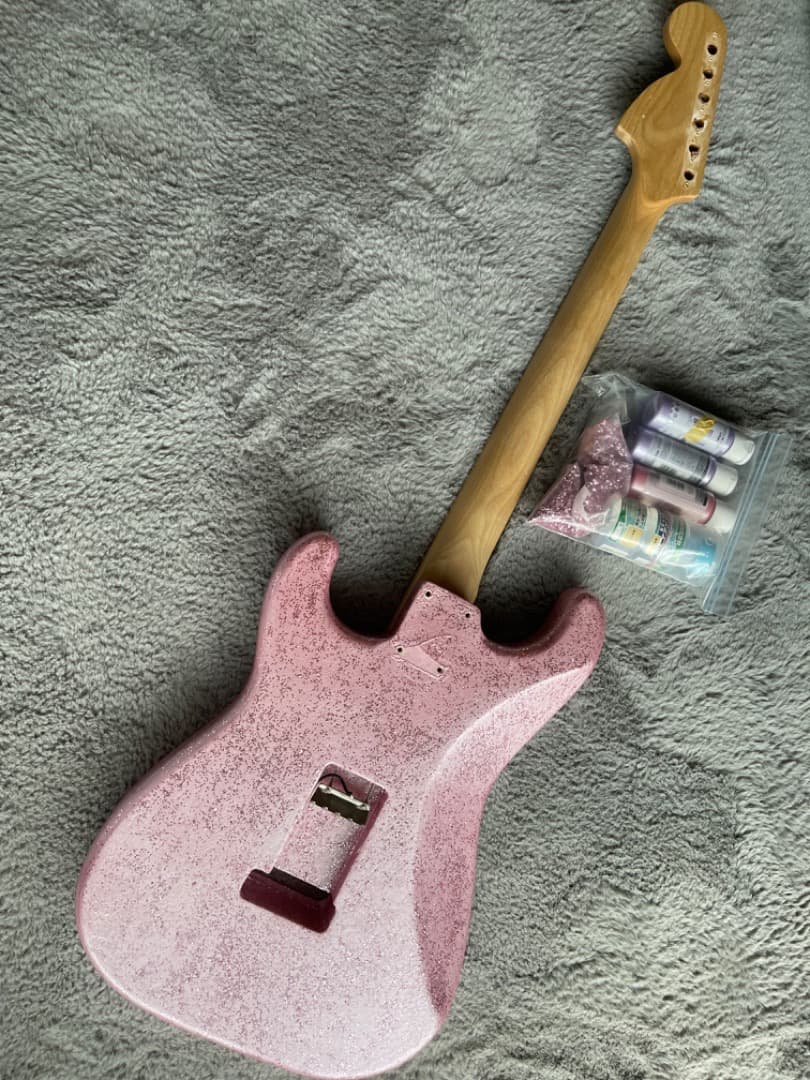 ジャンク品　ギター ボディ　ネック塗料他