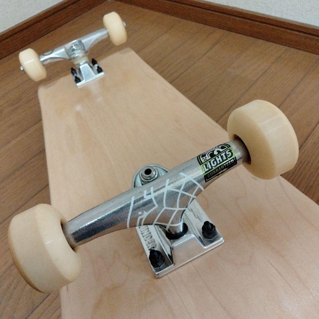 サンダートラック付き　スケートボード　コンプリート