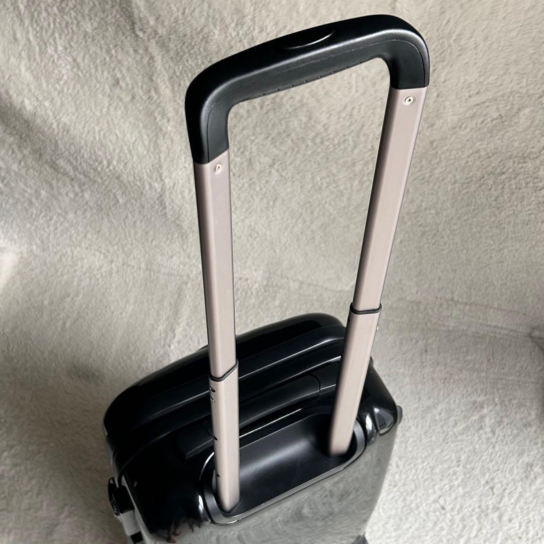 【美品】メルセデスベンツ キャリーケース 2輪 ブラック 機内持ち込み可 32L