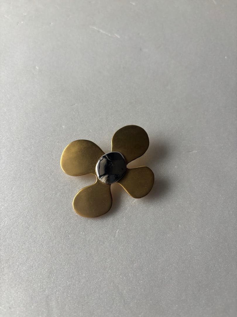 tanakas08228　イヴサンローランYSL ヴィンテージブローチ