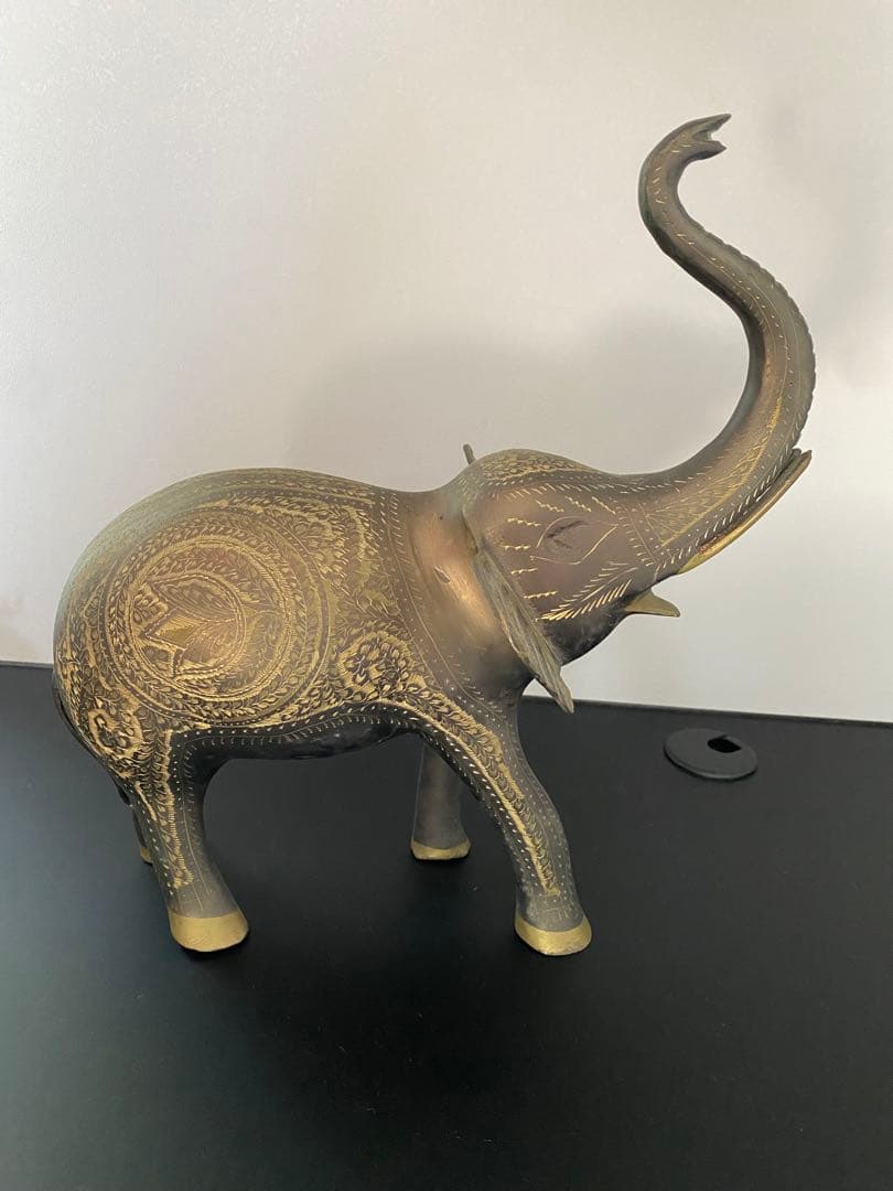 金属製ゴールド象彫刻 約30cm
