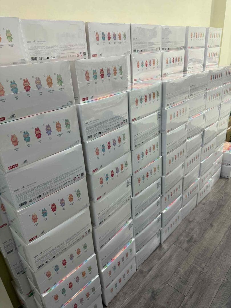 THE MONSTERS Big into Energy ぬいぐるみ 1box