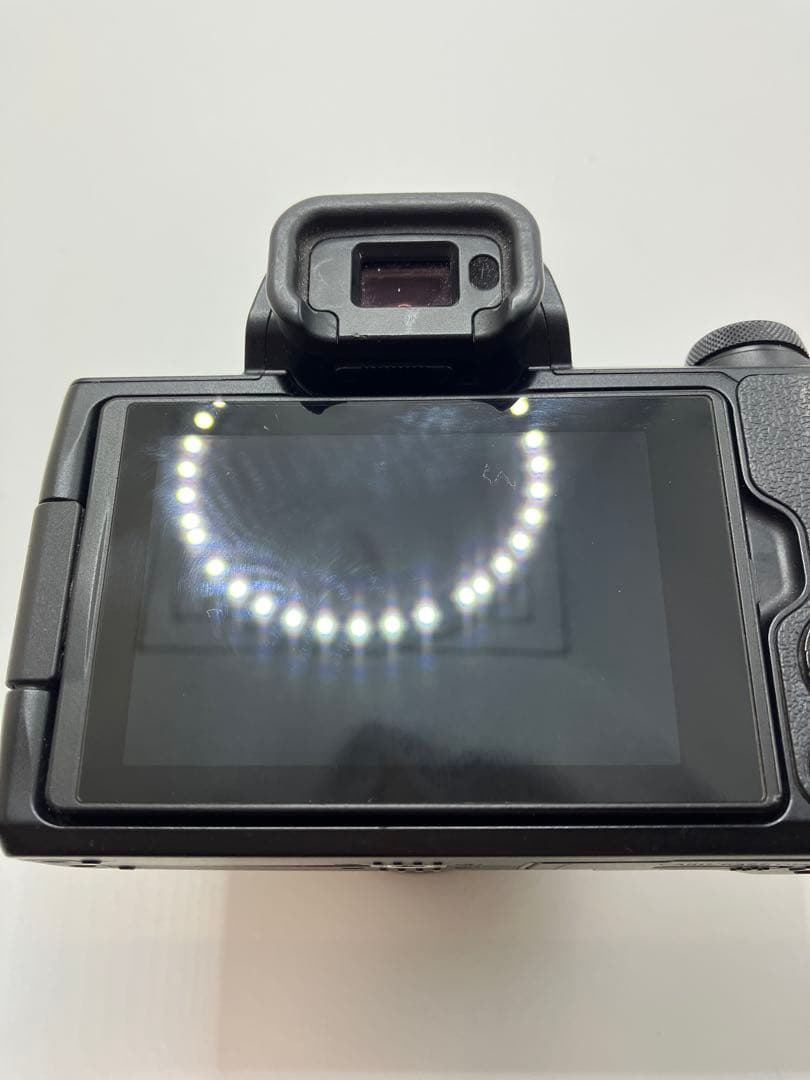 【返品保証・動作確認済】Canon EOS Kiss M2 レンズキットブラック