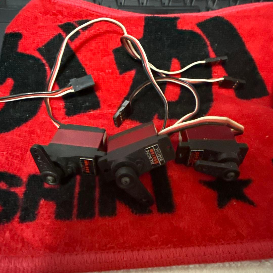 ブラシレスモーターとデジタルサーボセット