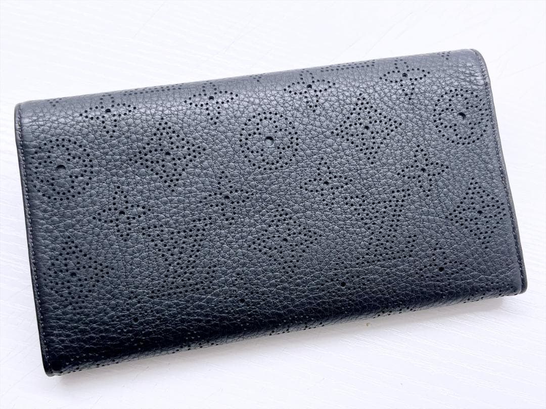 美品　ルイヴィトン　マヒナ　ポルフォイユ　アメリア　三つ折り長財布　M95549