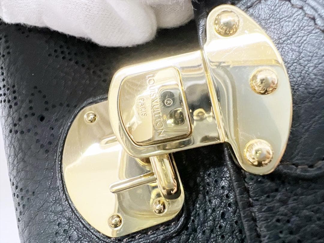 美品　ルイヴィトン　マヒナ　ポルフォイユ　アメリア　三つ折り長財布　M95549