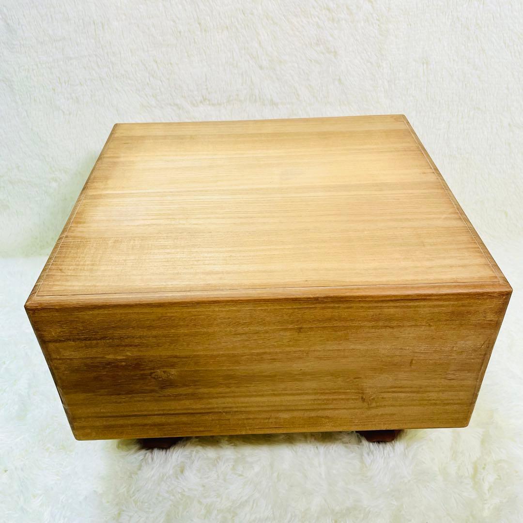 囲碁盤　脚付き　厚み6寸6分　ヘソあり　板目木裏　桐製カバー付き