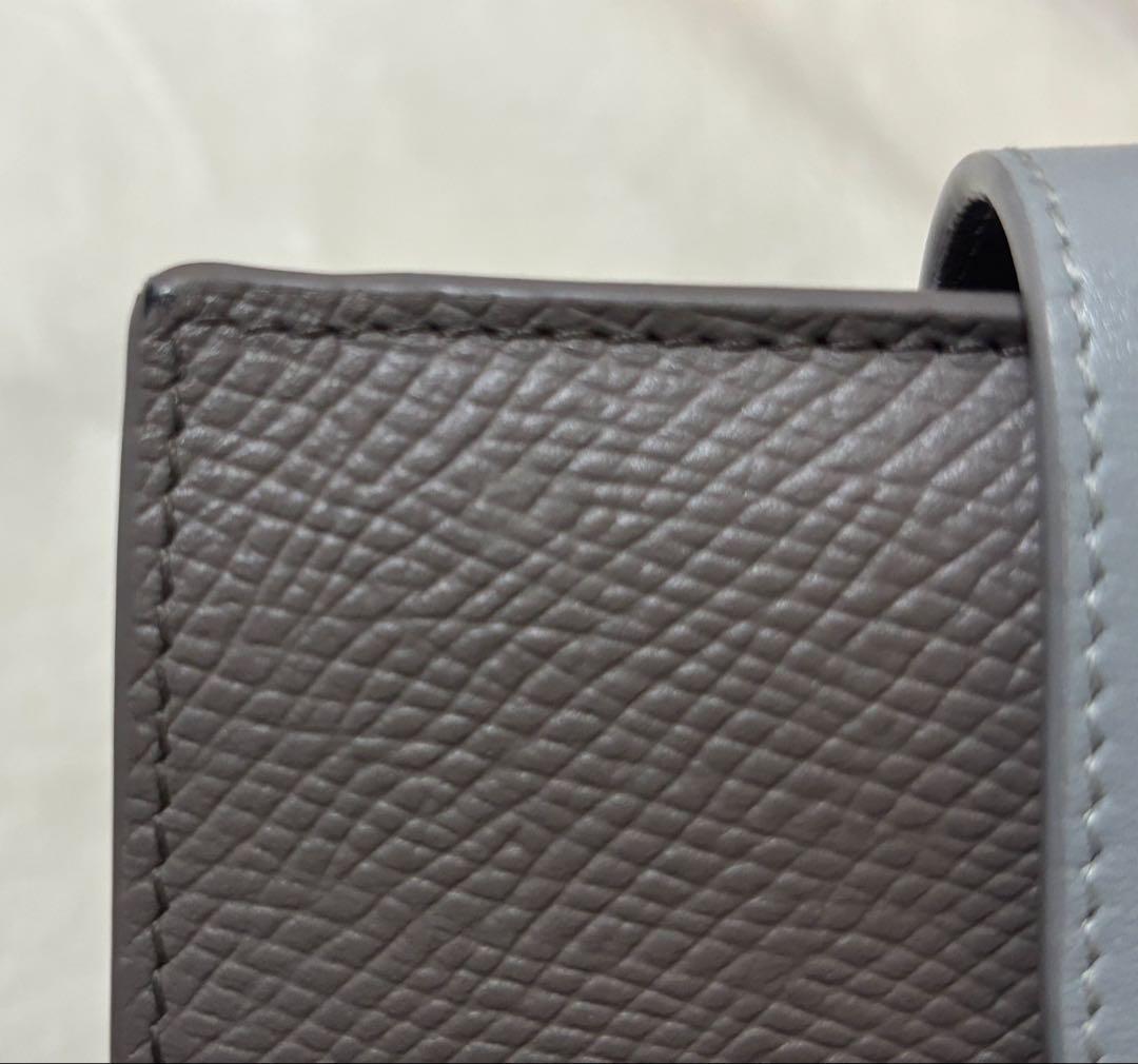 セリーヌ　二つ折り財布