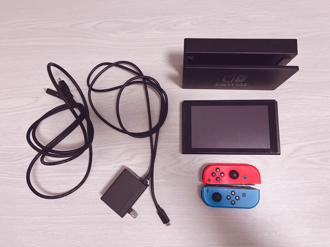 Nintendo Switch 本体 （赤/青ジョイコン）