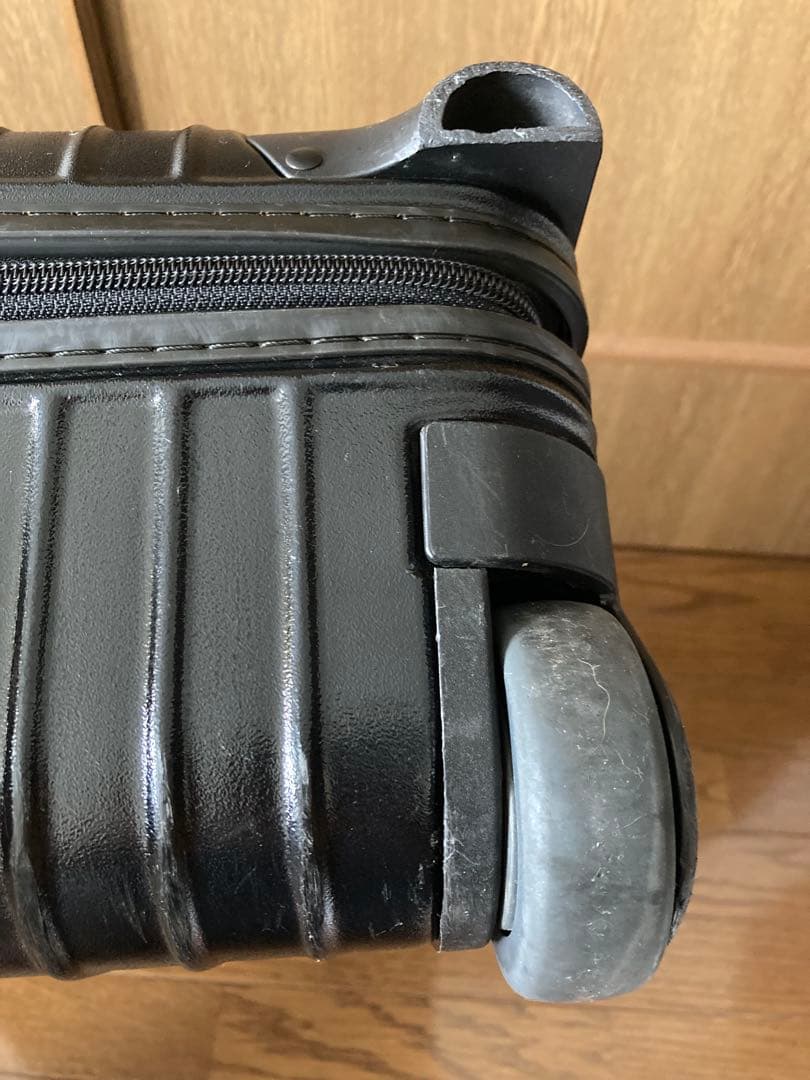 傷ありRIMOWA35Lキャリーケース