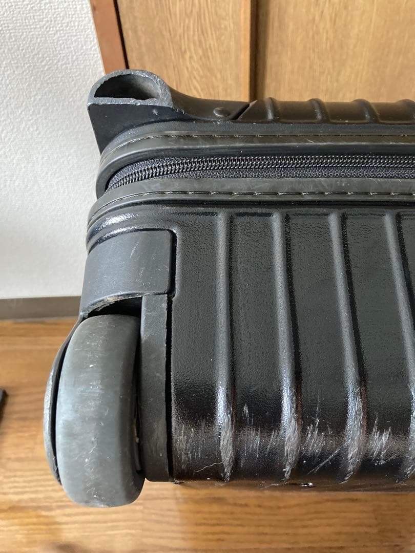 傷ありRIMOWA35Lキャリーケース