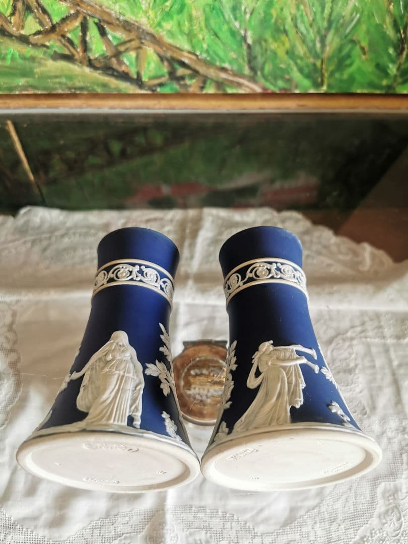 アンティーク英国 アダムスジャスパー カメオ技法 ラッパと供物の女性像のベース