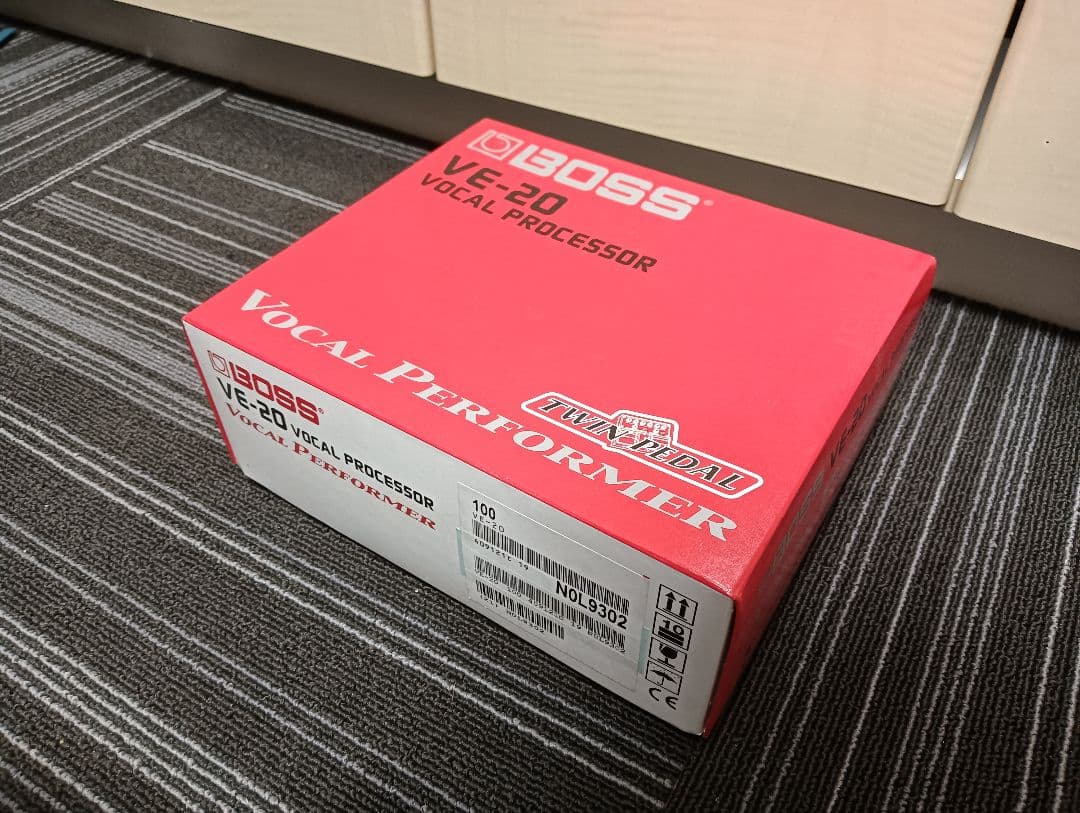 箱付きBOSS VE-20 ボーカルプロセッサー