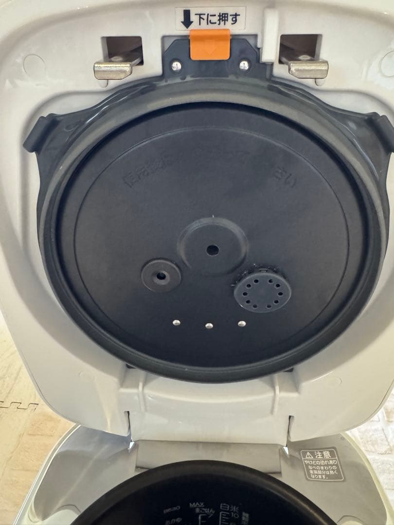 象印 炎舞炊き 炊飯器 一升炊き 24年購入 最上位機種 NW-FB18-WZ