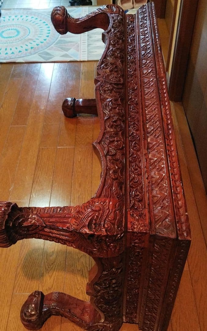 アンティーク家具　彫刻　机