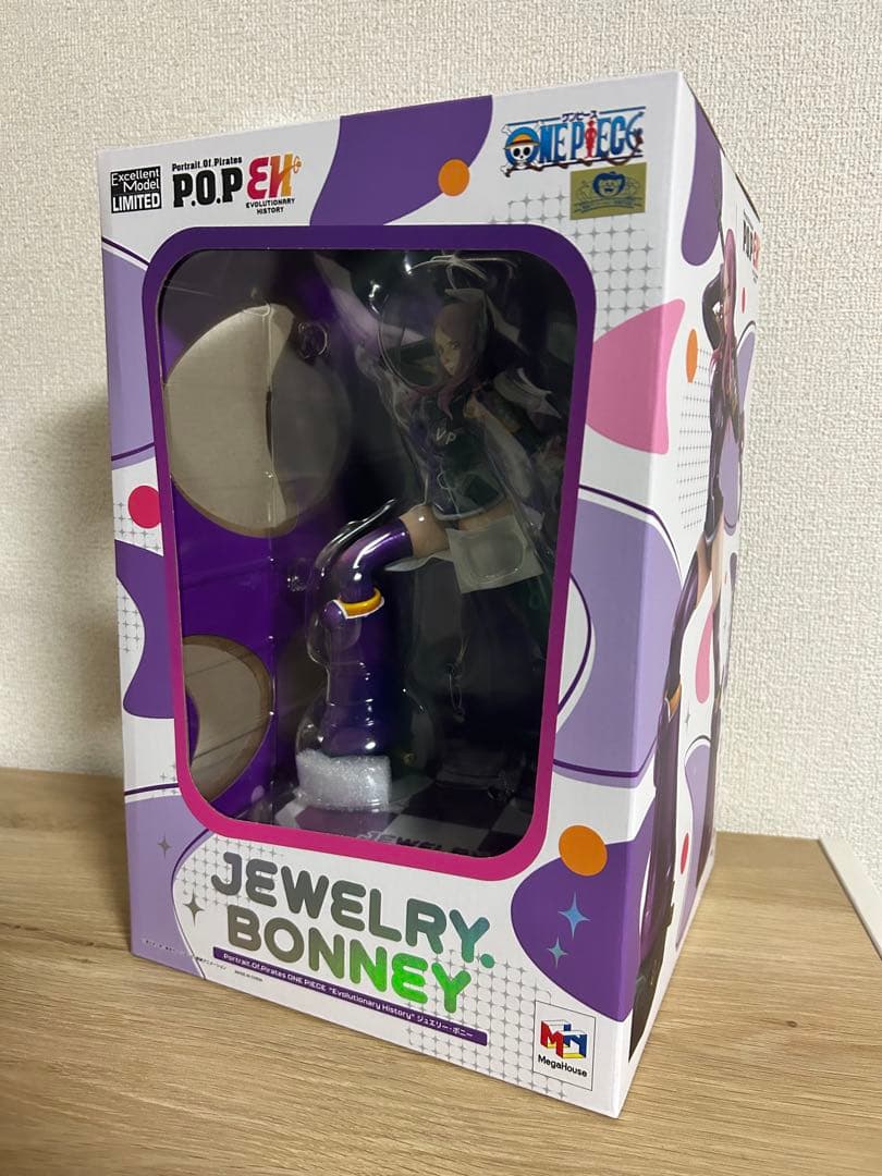 POPワンピース“Evolutionary History”ジュエリー・ボニー