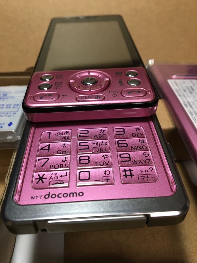 ドコモ　プライムシリーズ　P-03C ピンク