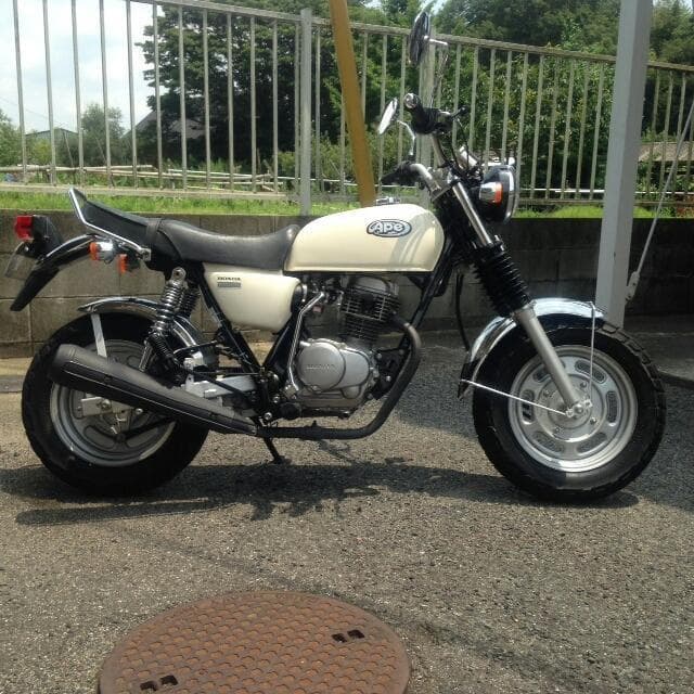 新品　エイプ50　100 ツインサスアダプター 塗装有　ＫＢＣ製 Ｗサス