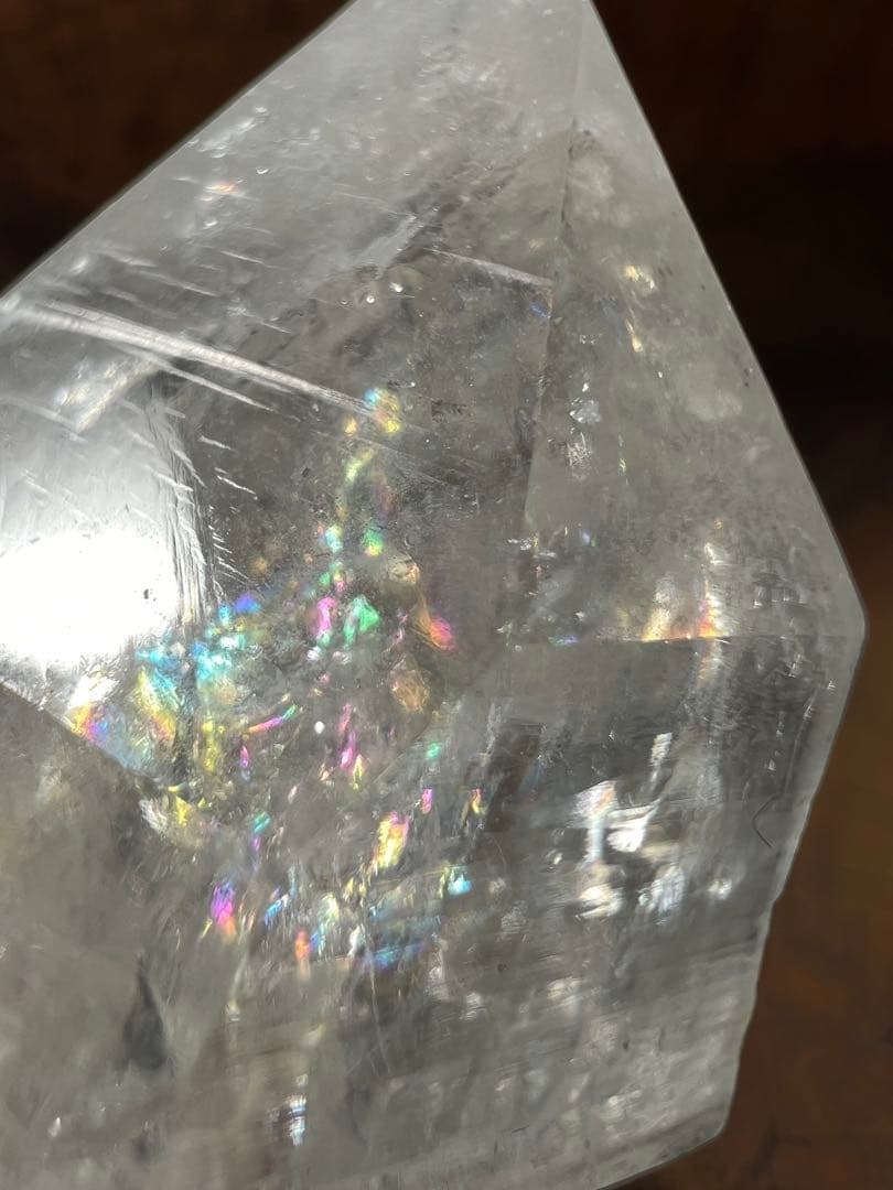 龍脈の精髄 ― 水晶「虹を宿す天の導き」 ※売上の一部を保護猫活動に使用