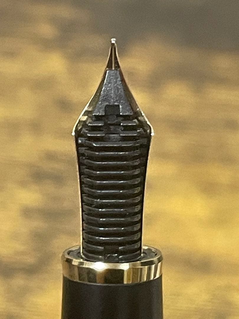 筆記確認済　美品　梨地　18k 備品あり　字幅MF セーラー　万年筆