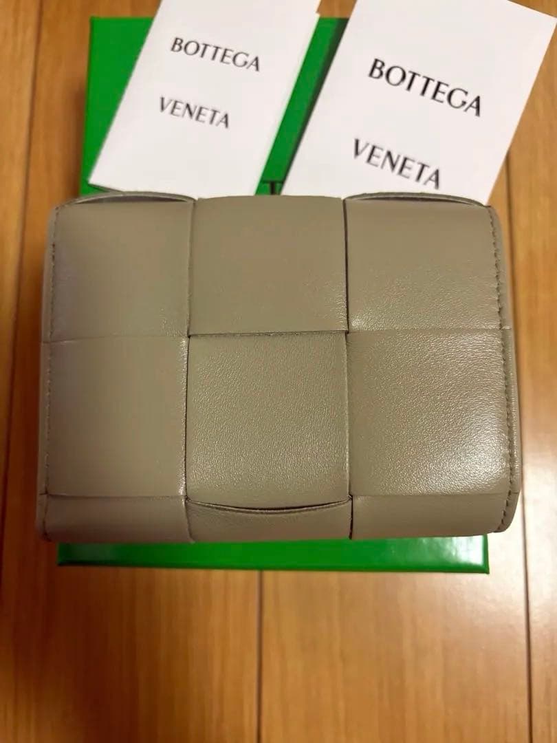 美品　Bottega Veneta 三つ折り財布