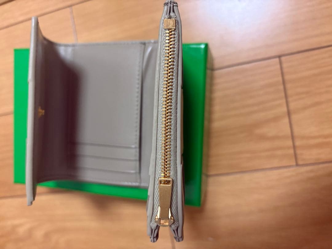 美品　Bottega Veneta 三つ折り財布