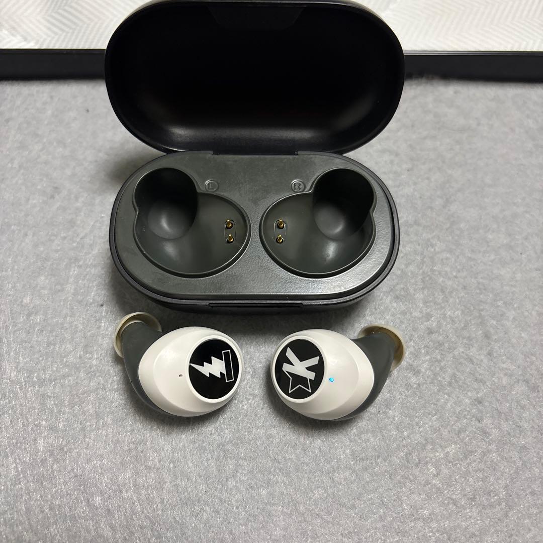 ワイヤレス　イヤホン　津田健次郎モデル