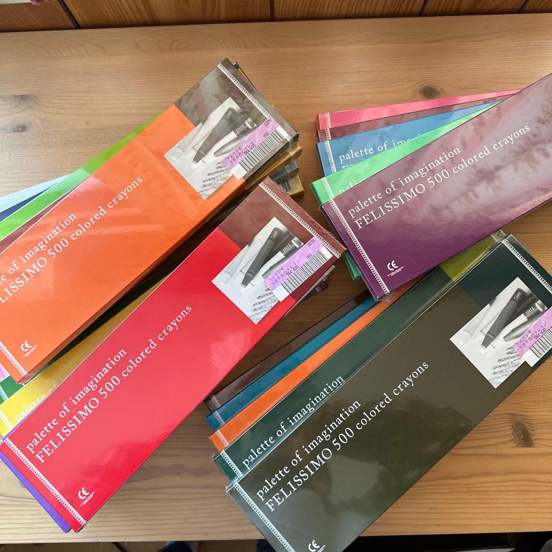 フェリシモ 500色クレヨンセット 500 colored crayons